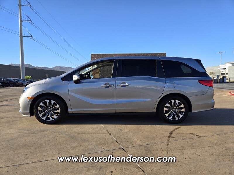 2023 Honda Odyssey Sport photo 3