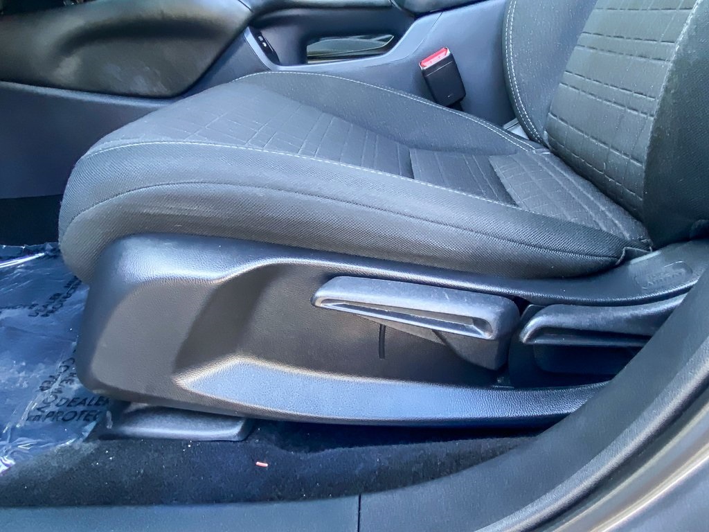 2025 Honda HR-V LX photo 20