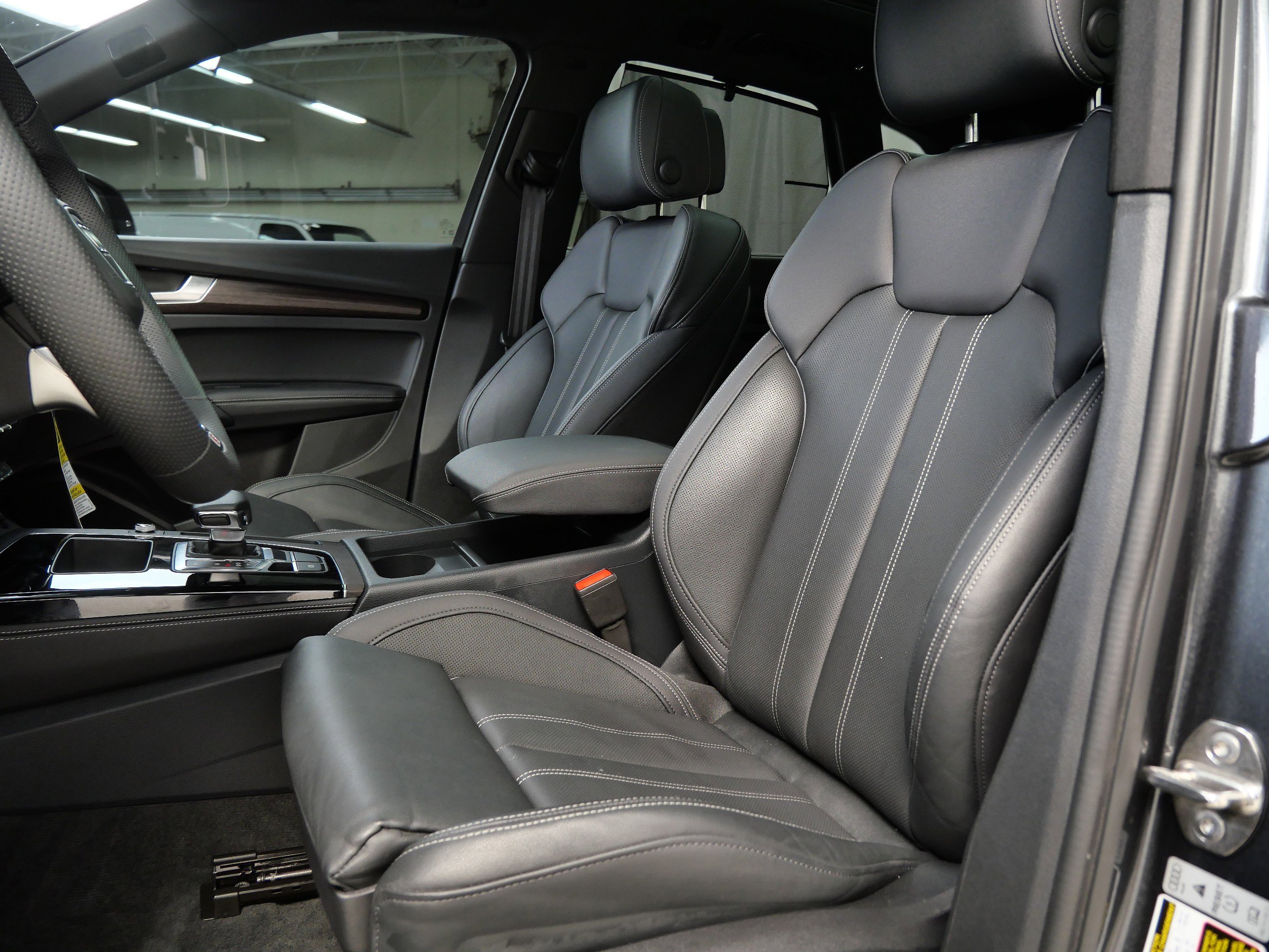 2025 Audi Q5 S line Premium Plus photo 2