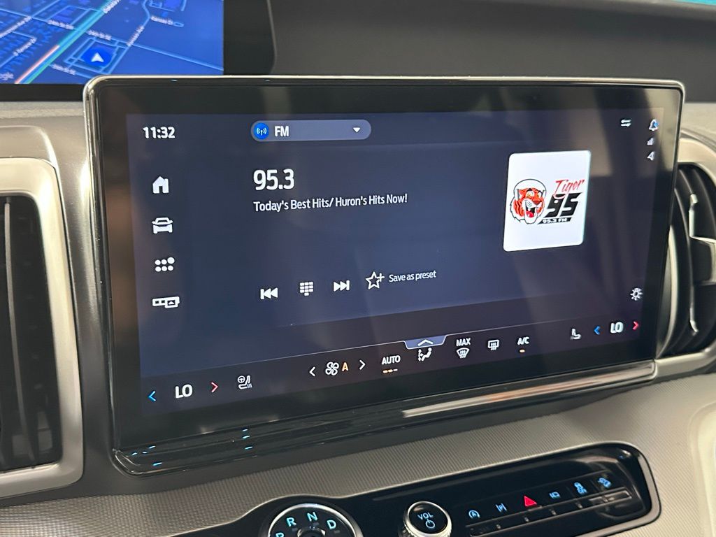 2025 Ford Expedition MAX photo 9