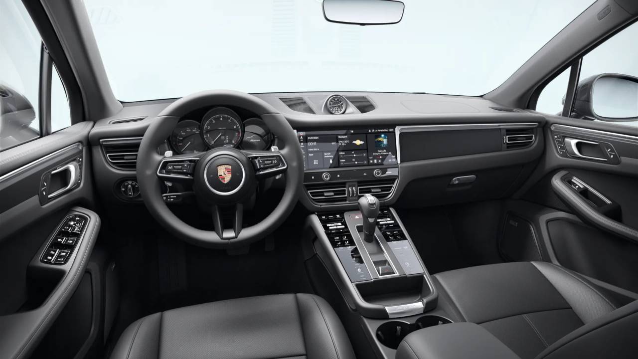 2026 Porsche Macan T photo 9
