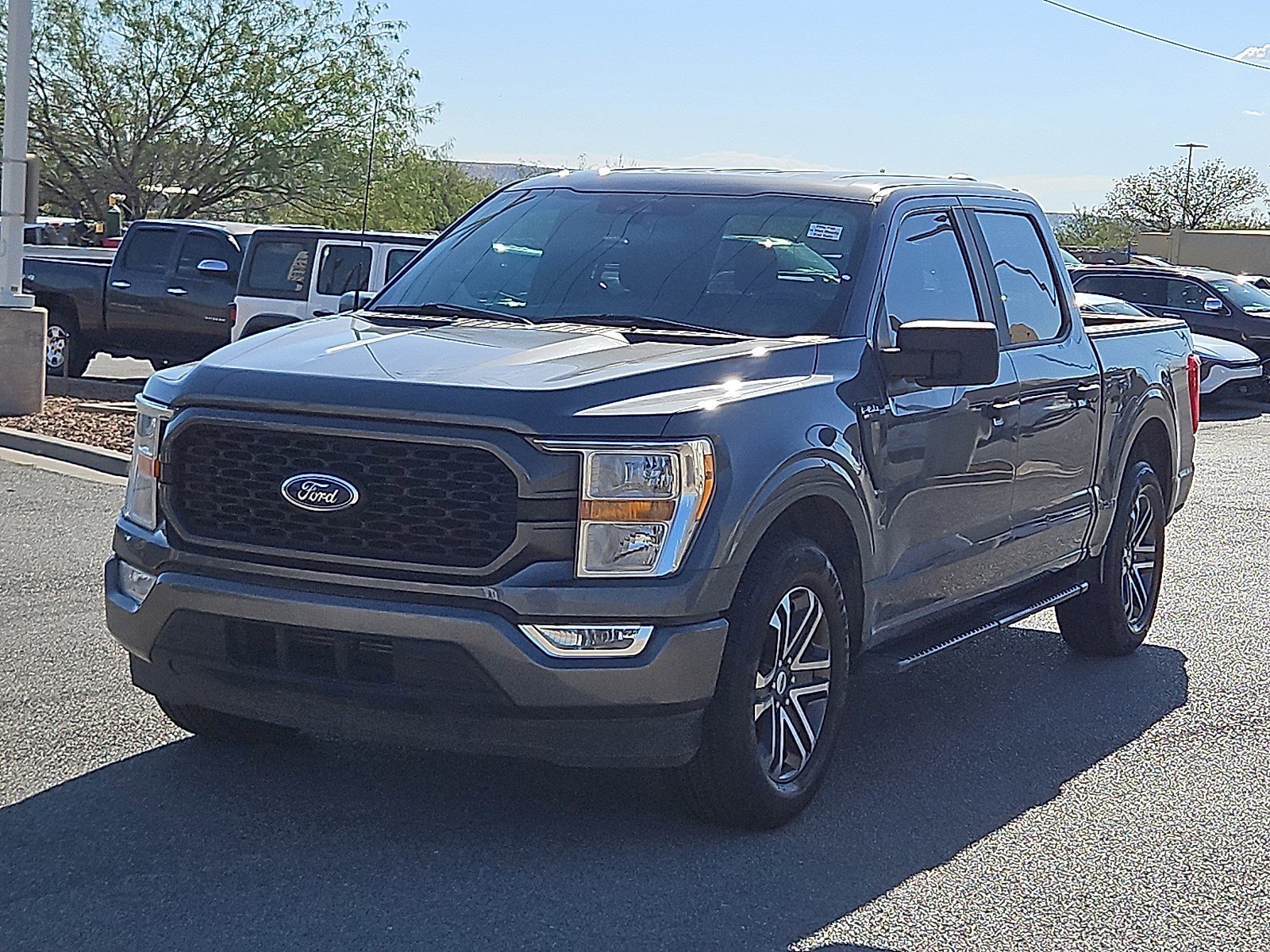 2022 Ford F-150 XL photo 2