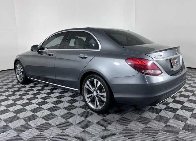 2017 Mercedes Benz C 300 photo 3