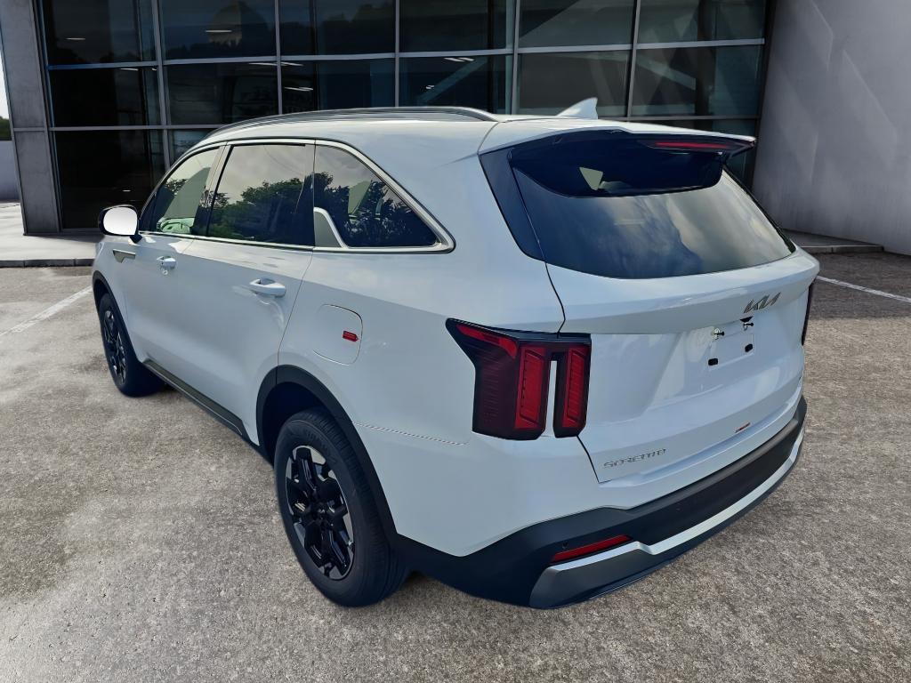 2025 Kia Sorento S photo 7