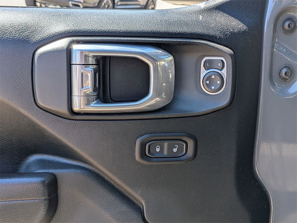 2021 Jeep Wrangler Unlimited Willys photo 7