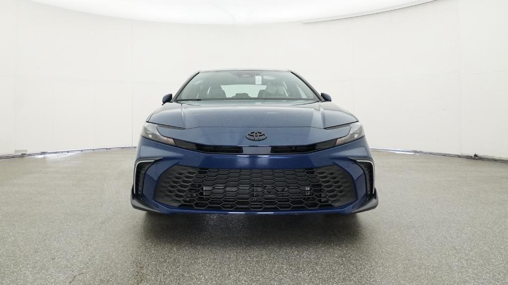 2025 Toyota Camry SE photo 3