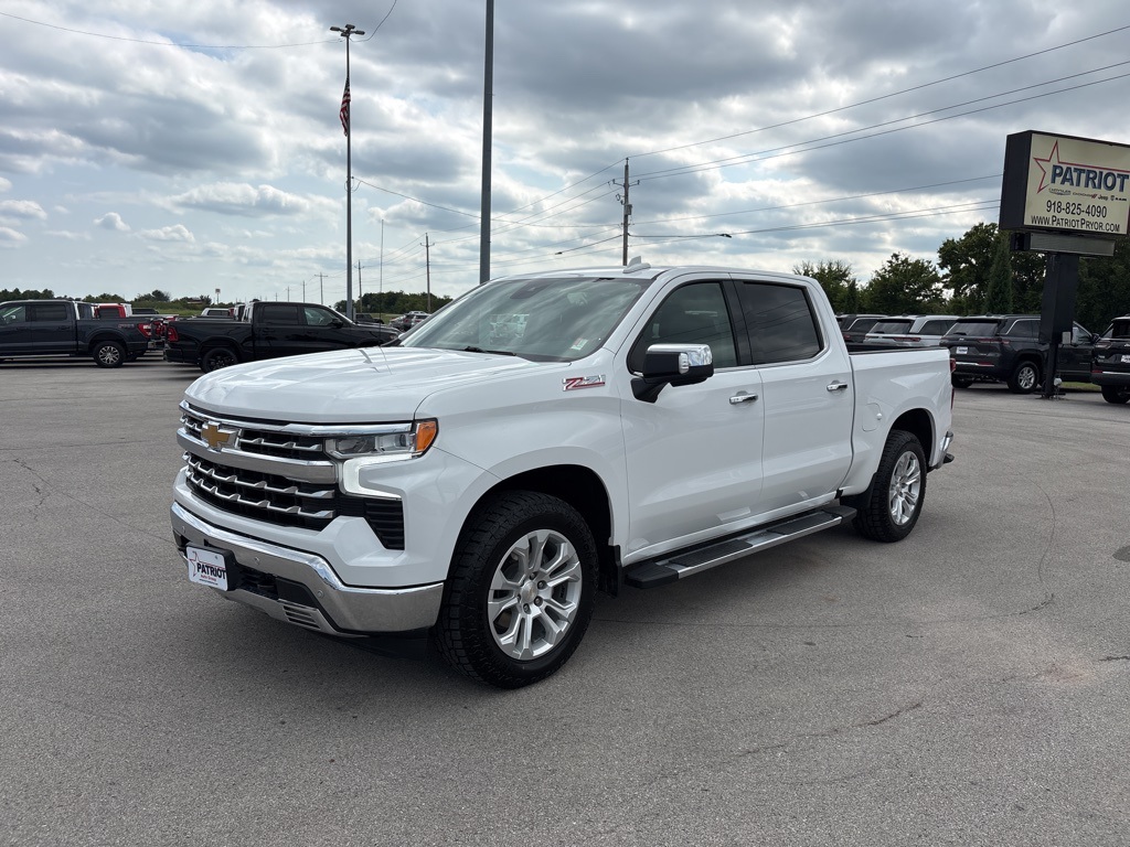 2023 Chevrolet Silverado 1500 LTZ photo 9
