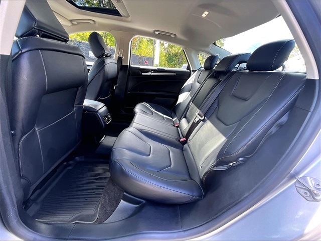 2020 Ford Fusion Titanium photo 19