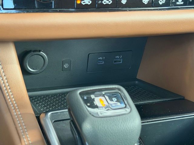 2022 Nissan Pathfinder Platinum photo 19