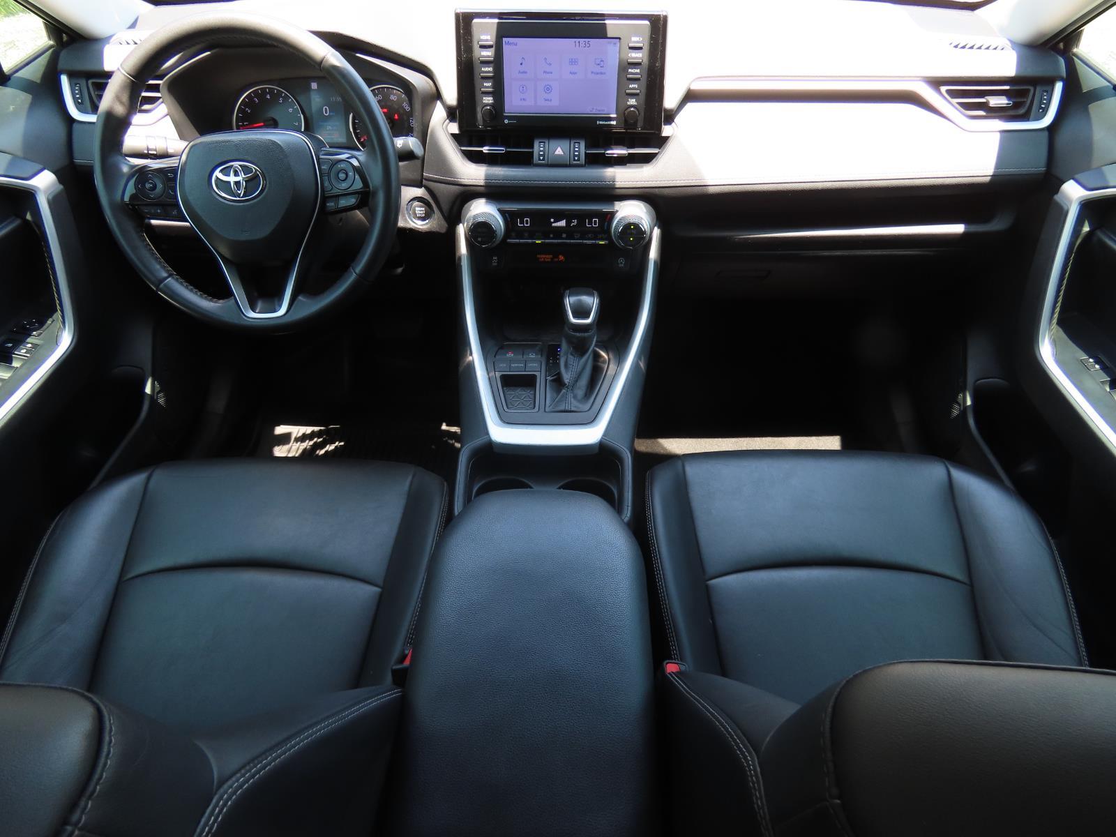 2021 Toyota RAV4 XLE Premium photo 2