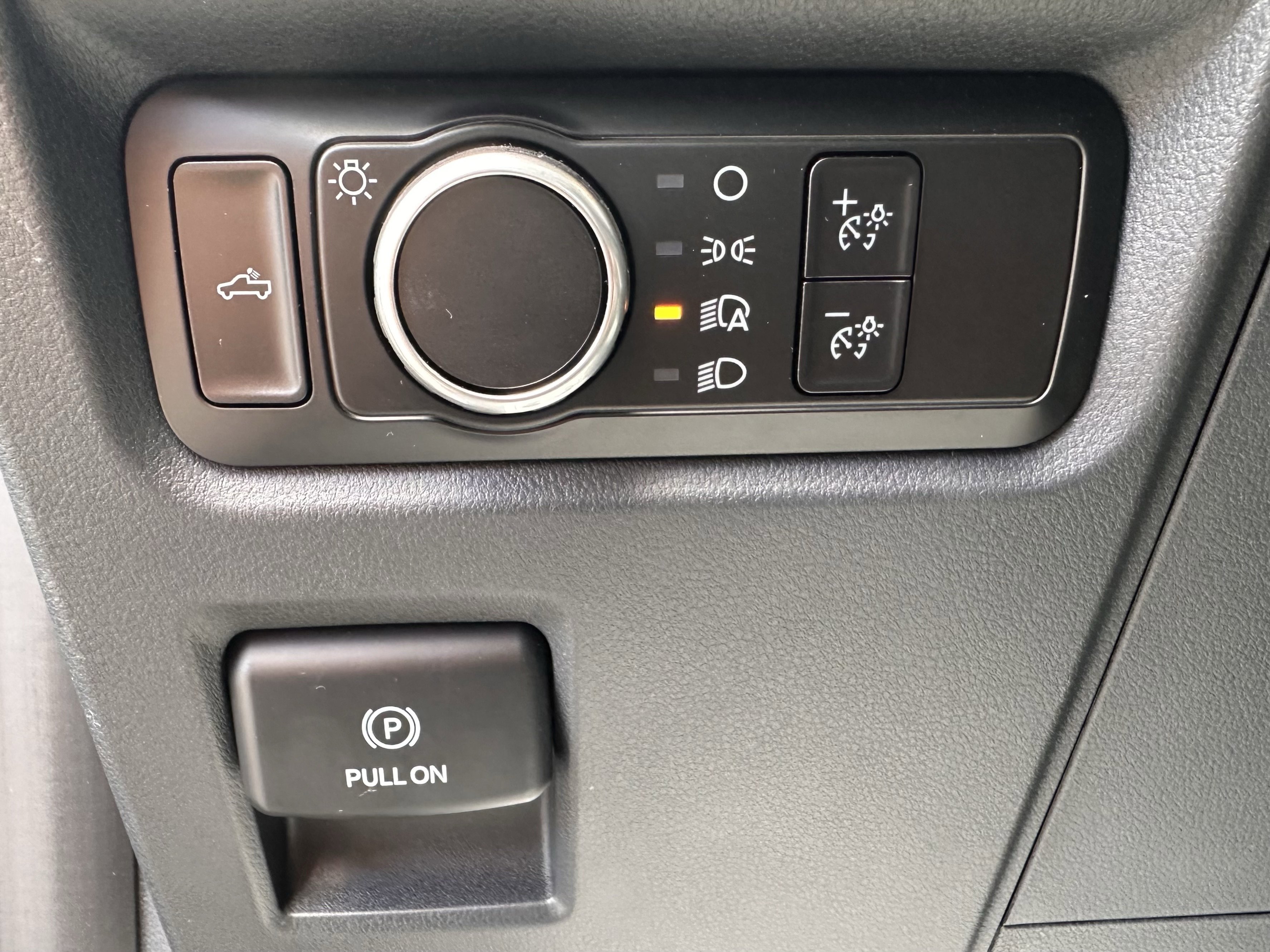 2024 Ford F-150 XL photo 3