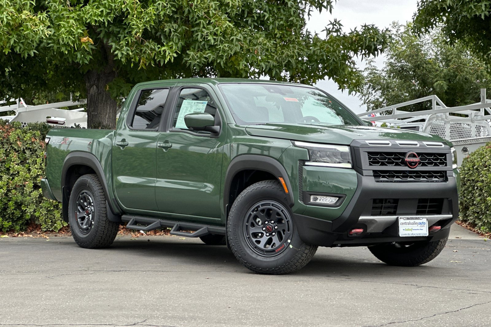 2026 Nissan Frontier PRO-X photo 2