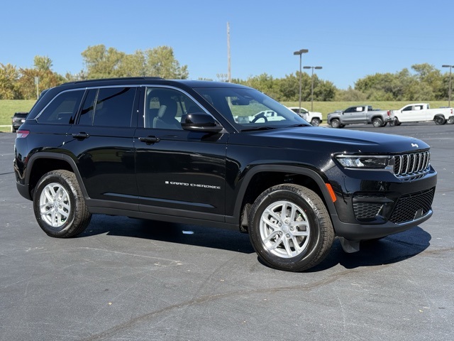 2025 Jeep Grand Cherokee Laredo's photo
