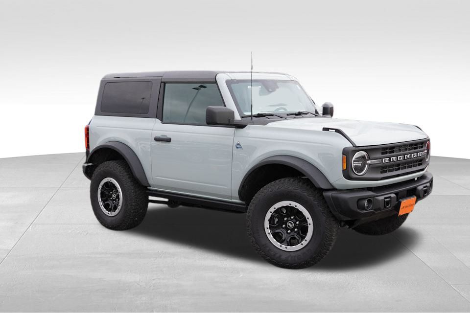 2024 Ford Bronco Black Diamond photo 2