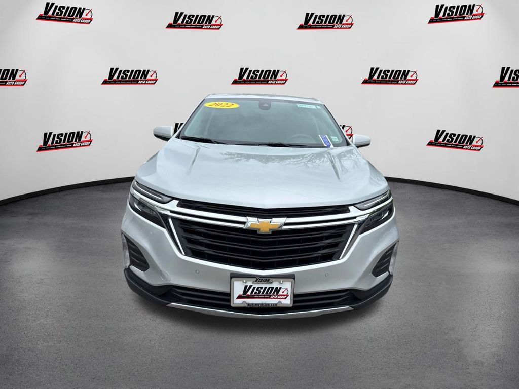 2022 Chevrolet Equinox LT photo 2
