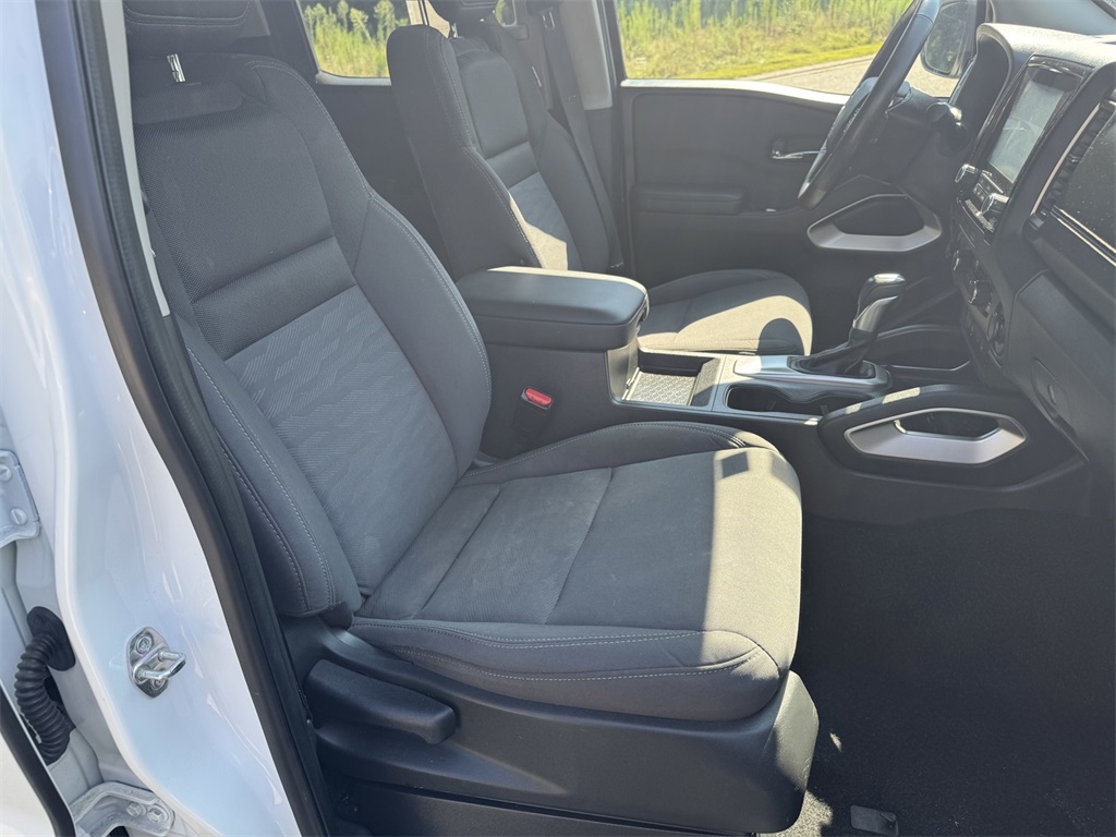 2024 Nissan Frontier SV photo 15