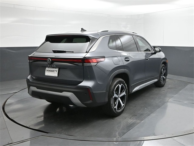 2025 Volkswagen Tiguan SE photo 11