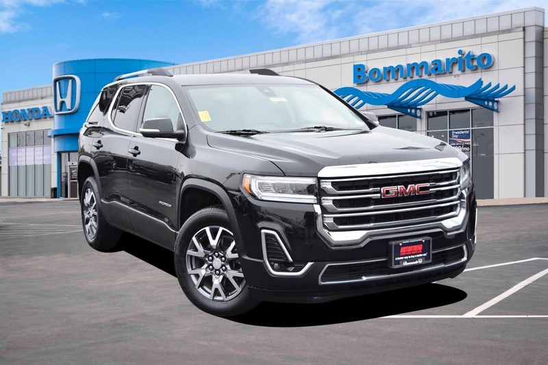 2023 GMC Acadia SLT's photo