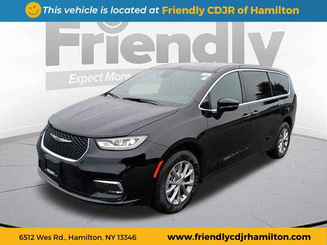 2026 Chrysler Pacifica Select's photo