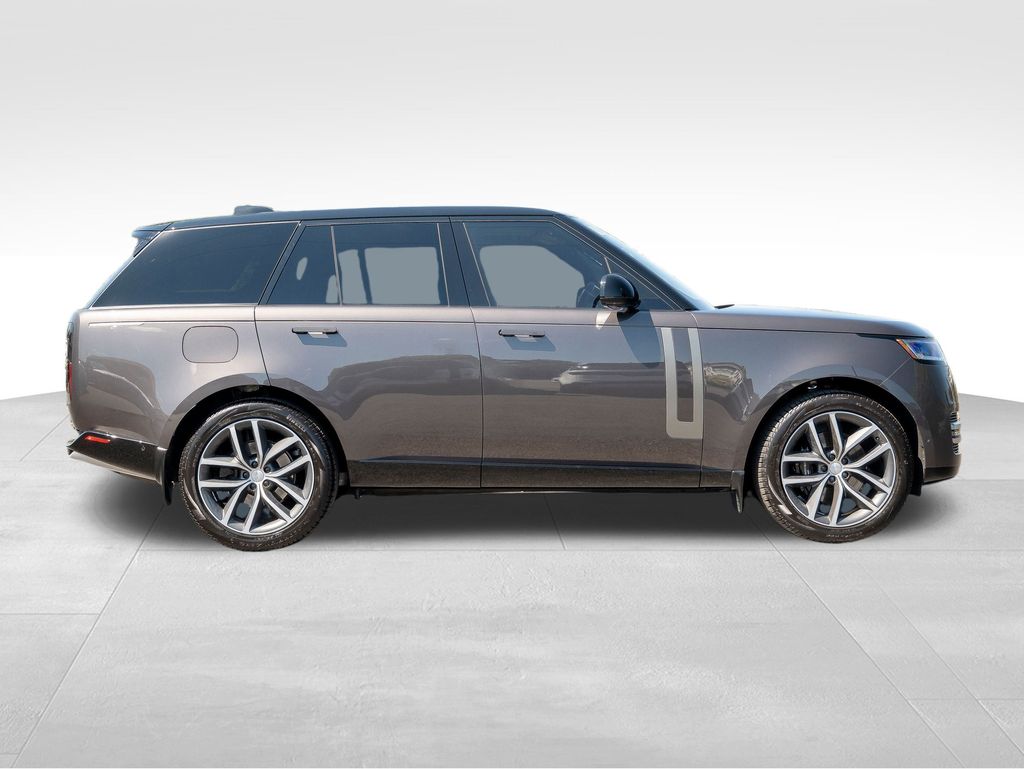 2024 Land Rover Range Rover SE photo 8