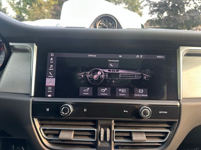2022 Porsche Macan S photo 30