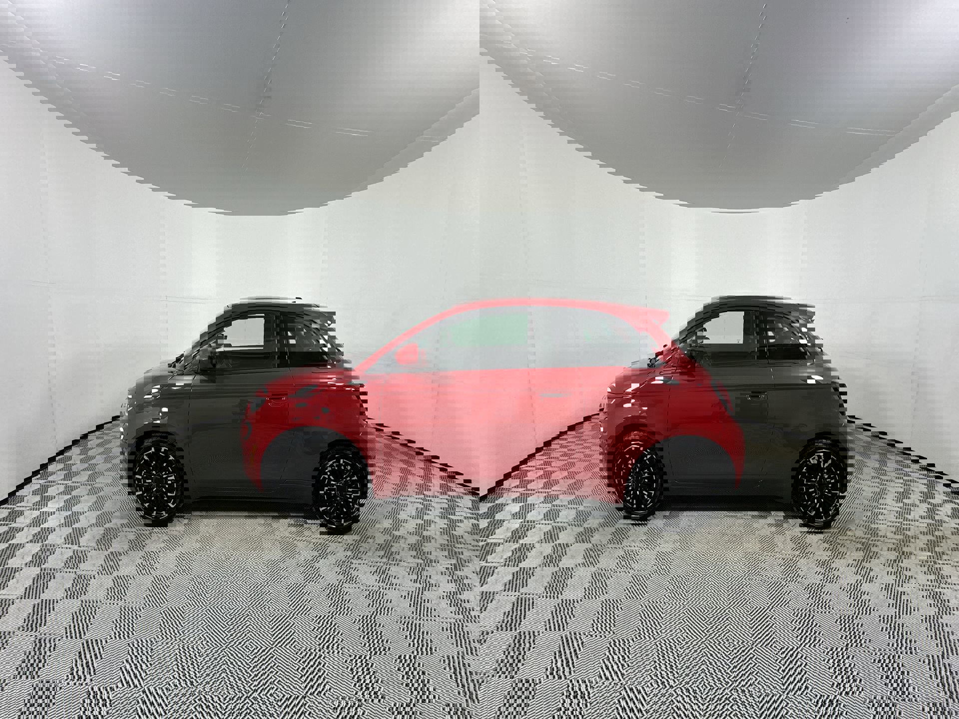 2024 Fiat 500e Red photo 5