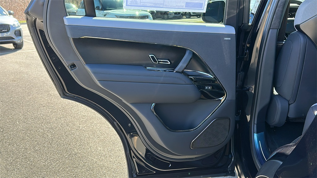 2025 Land Rover Range Rover Sport photo 22