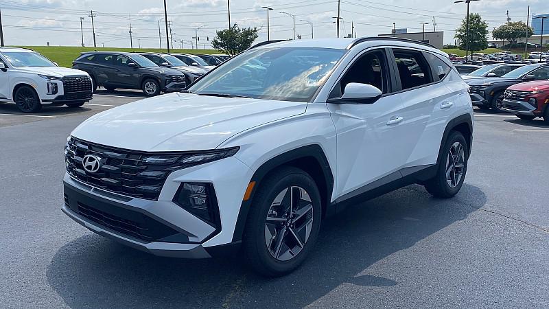 2025 Hyundai Tucson SEL photo 3