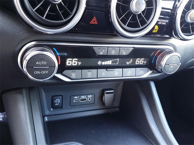 2025 Nissan Sentra SV photo 16