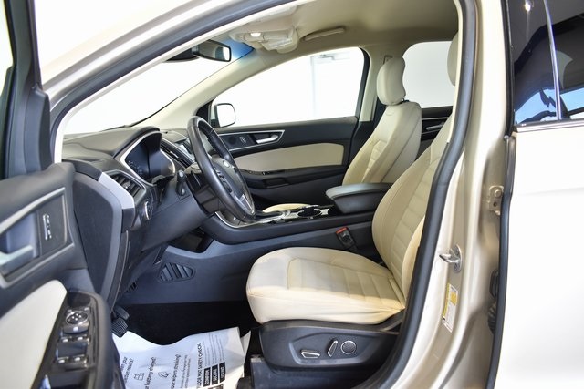 2018 Ford Edge SEL photo 16
