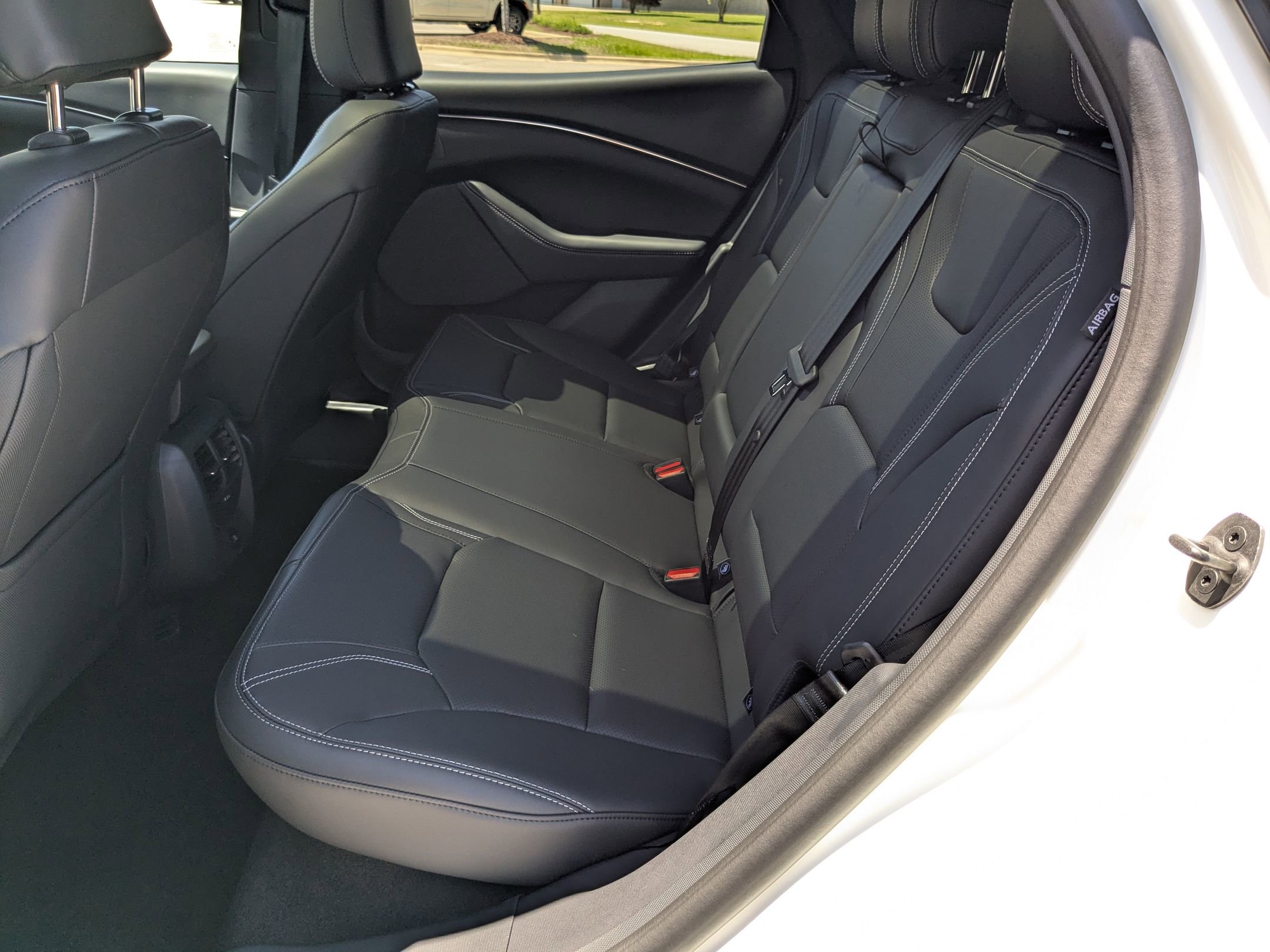 2025 Ford Mustang Mach-E Premium photo 27