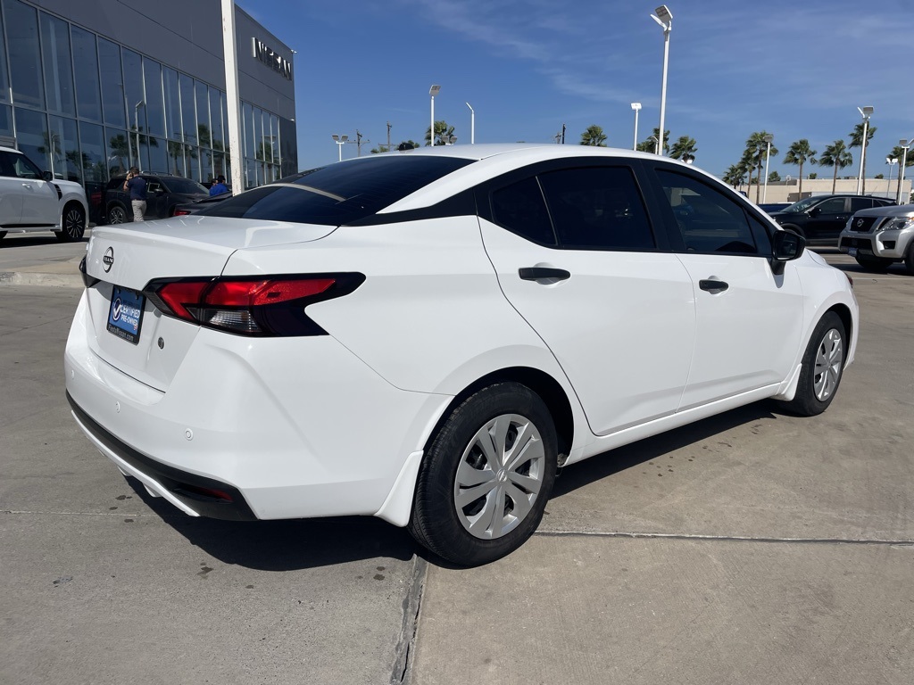 2023 Nissan Versa 1.6 S photo 3