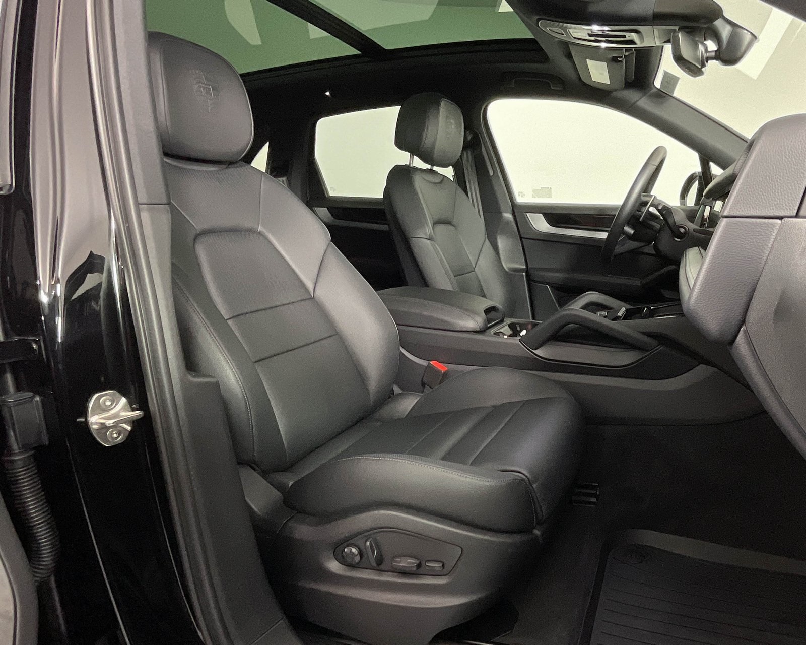 2024 Porsche Cayenne photo 22