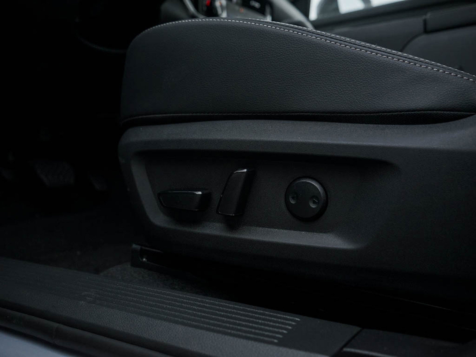 2025 Nissan Rogue SL photo 19