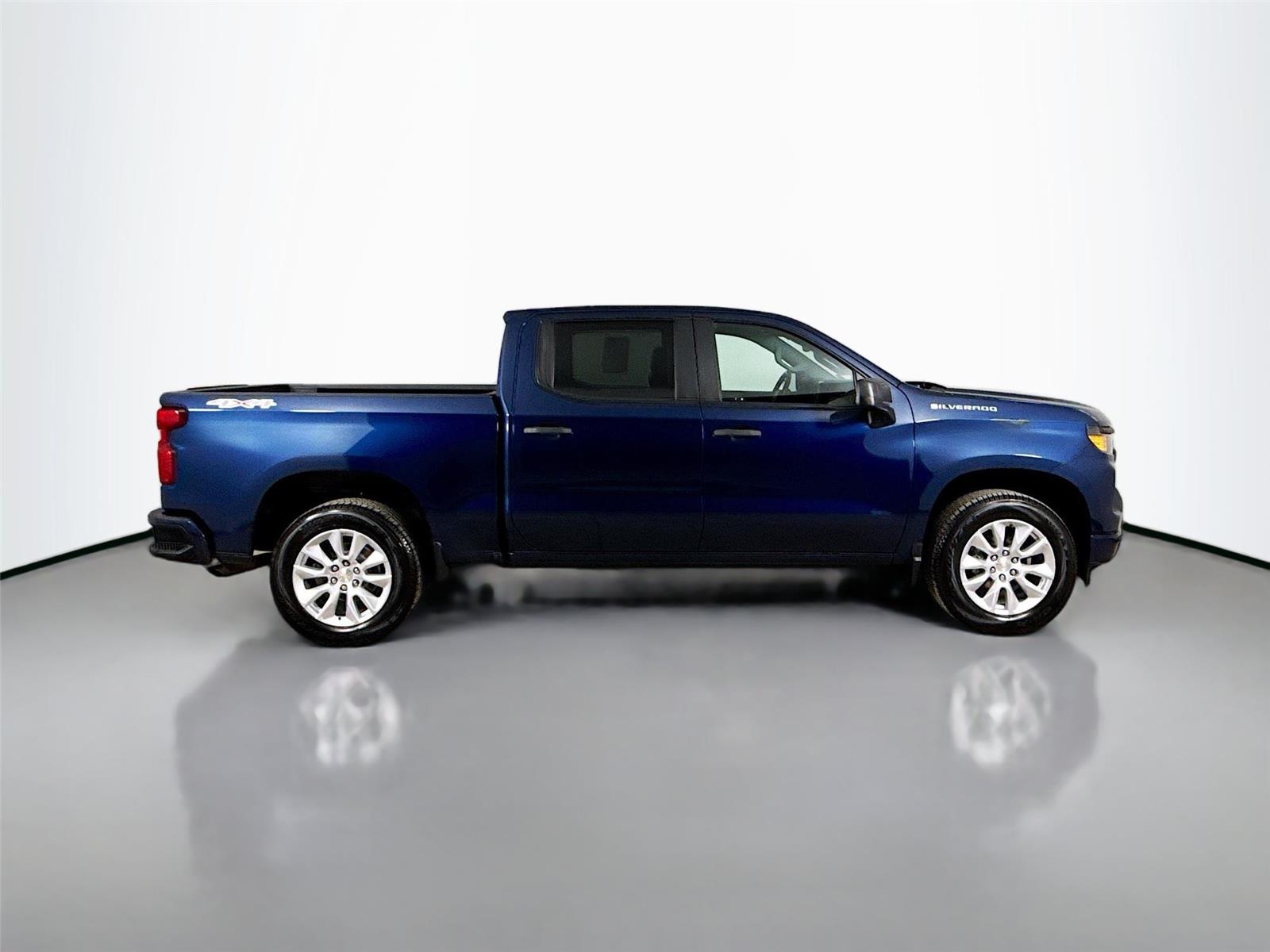 2022 Chevrolet Silverado 1500 Custom photo 7