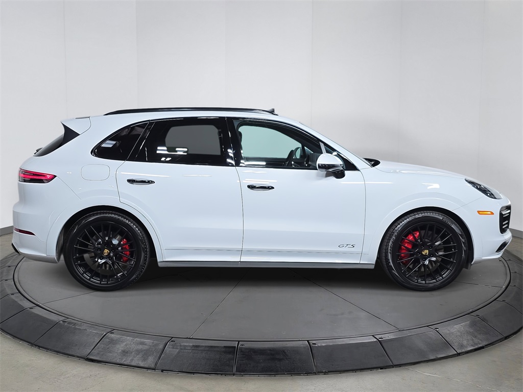 2021 Porsche Cayenne GTS photo 4