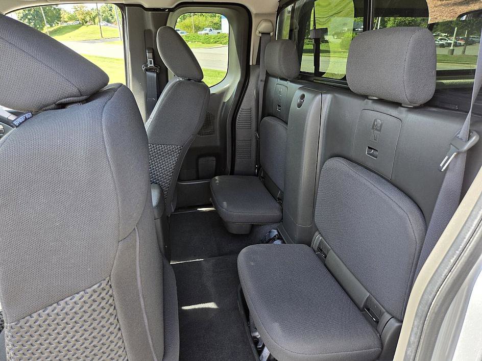 2021 Nissan Frontier SV photo 11