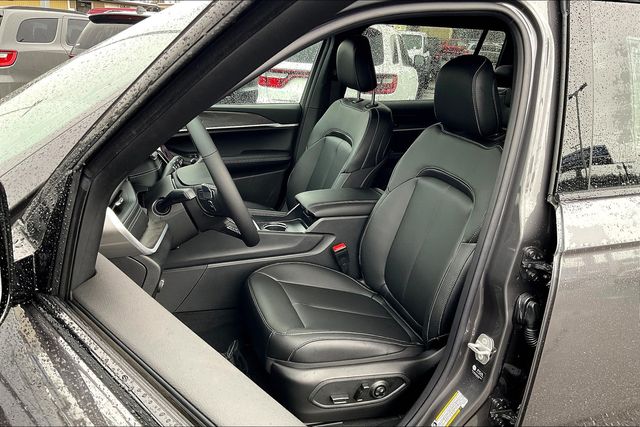 2025 Jeep Grand Cherokee Limited photo 9