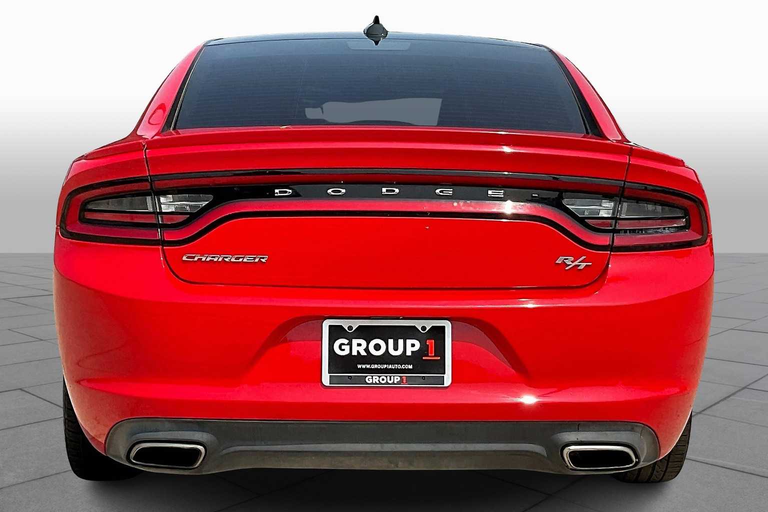 2017 Dodge Charger R/T photo 4