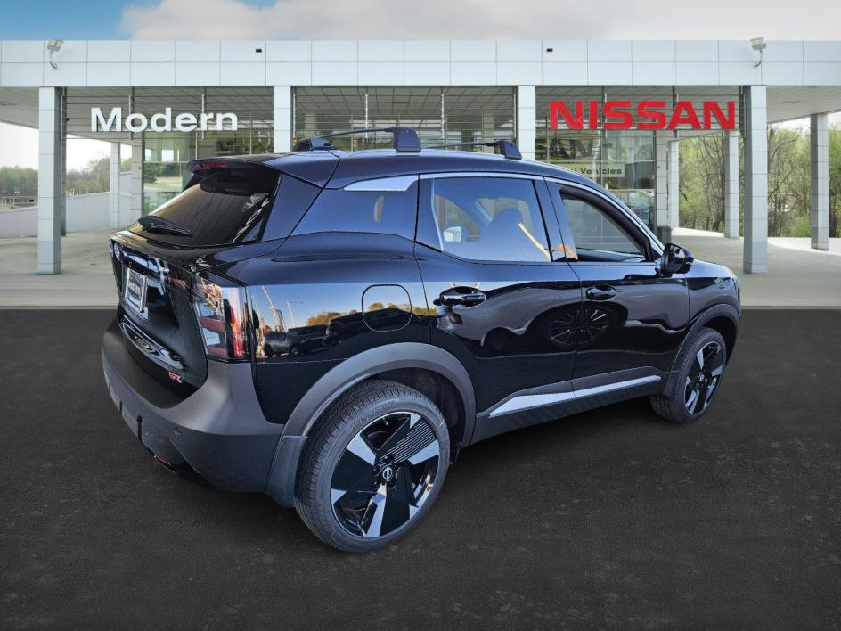 2026 Nissan Kicks SR photo 4