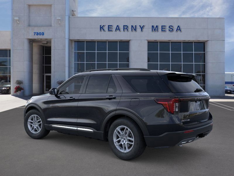 2025 Ford Explorer photo 3