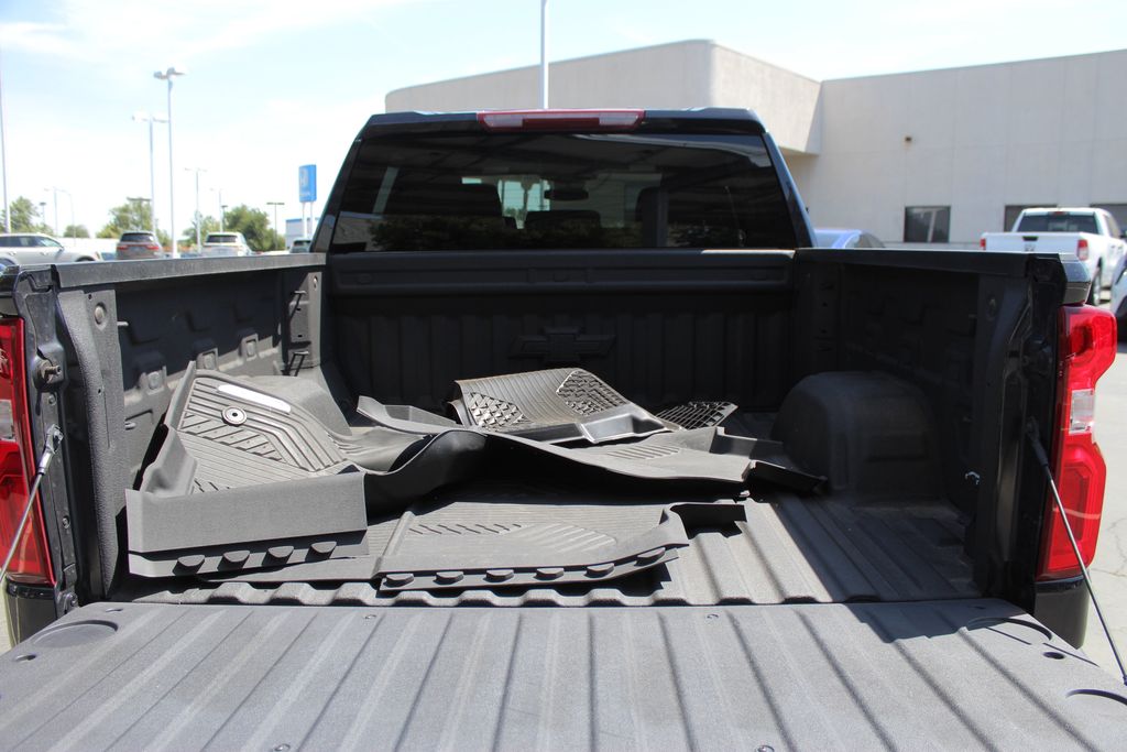 2023 Chevrolet Silverado 1500 RST photo 10