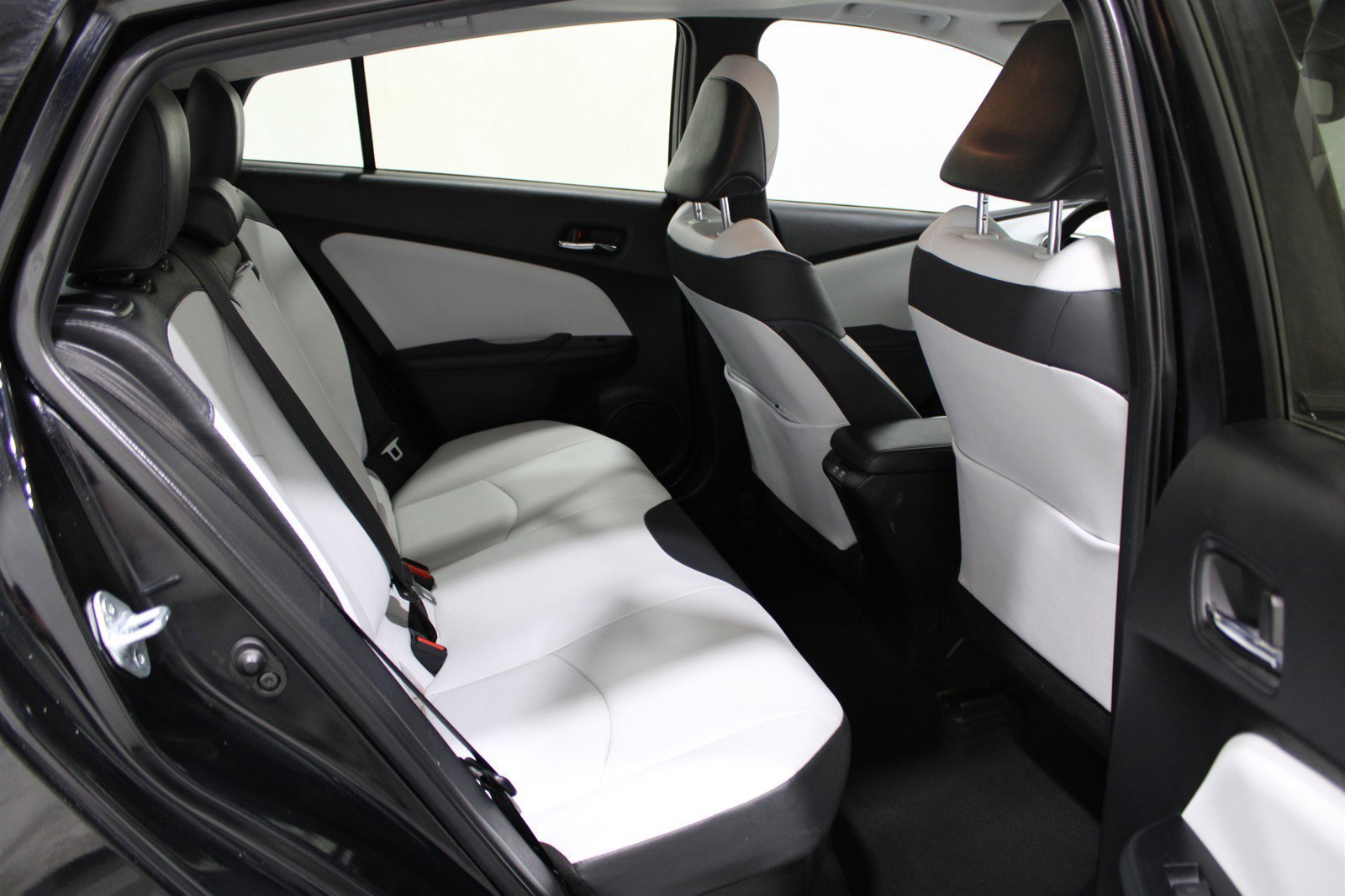 2021 Toyota Prius Limited photo 24