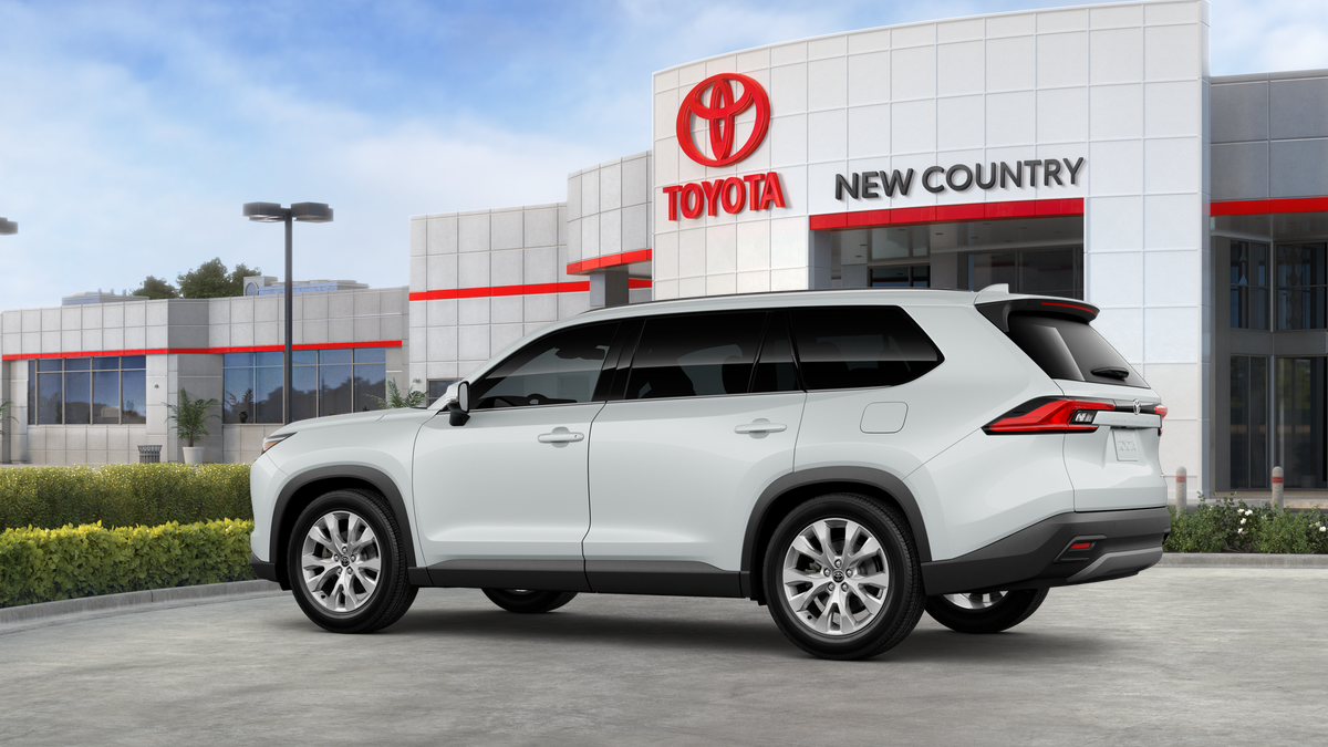 2025 Toyota Grand Highlander Limited photo 2