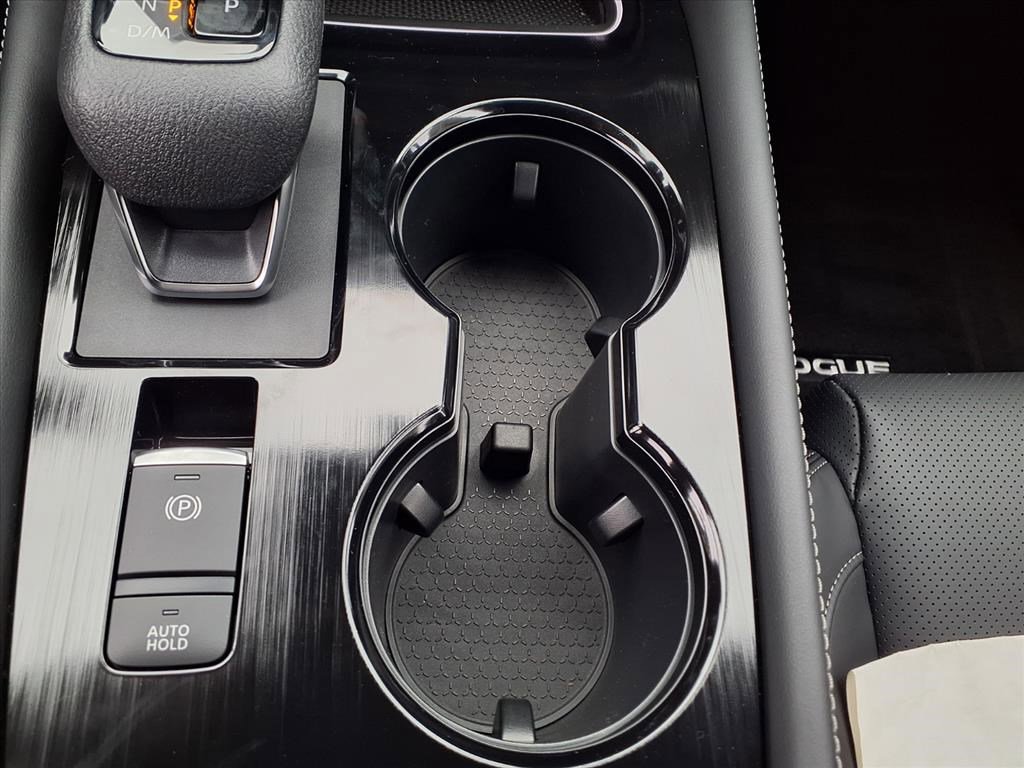 2026 Nissan Rogue Platinum photo 21