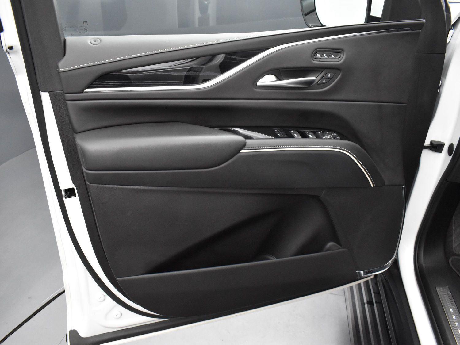 2023 Cadillac Escalade ESV V-Series photo 5