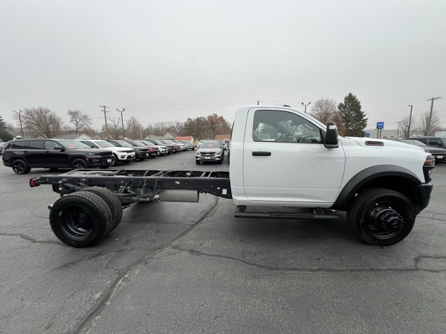 2025 Ram 5500 photo 2