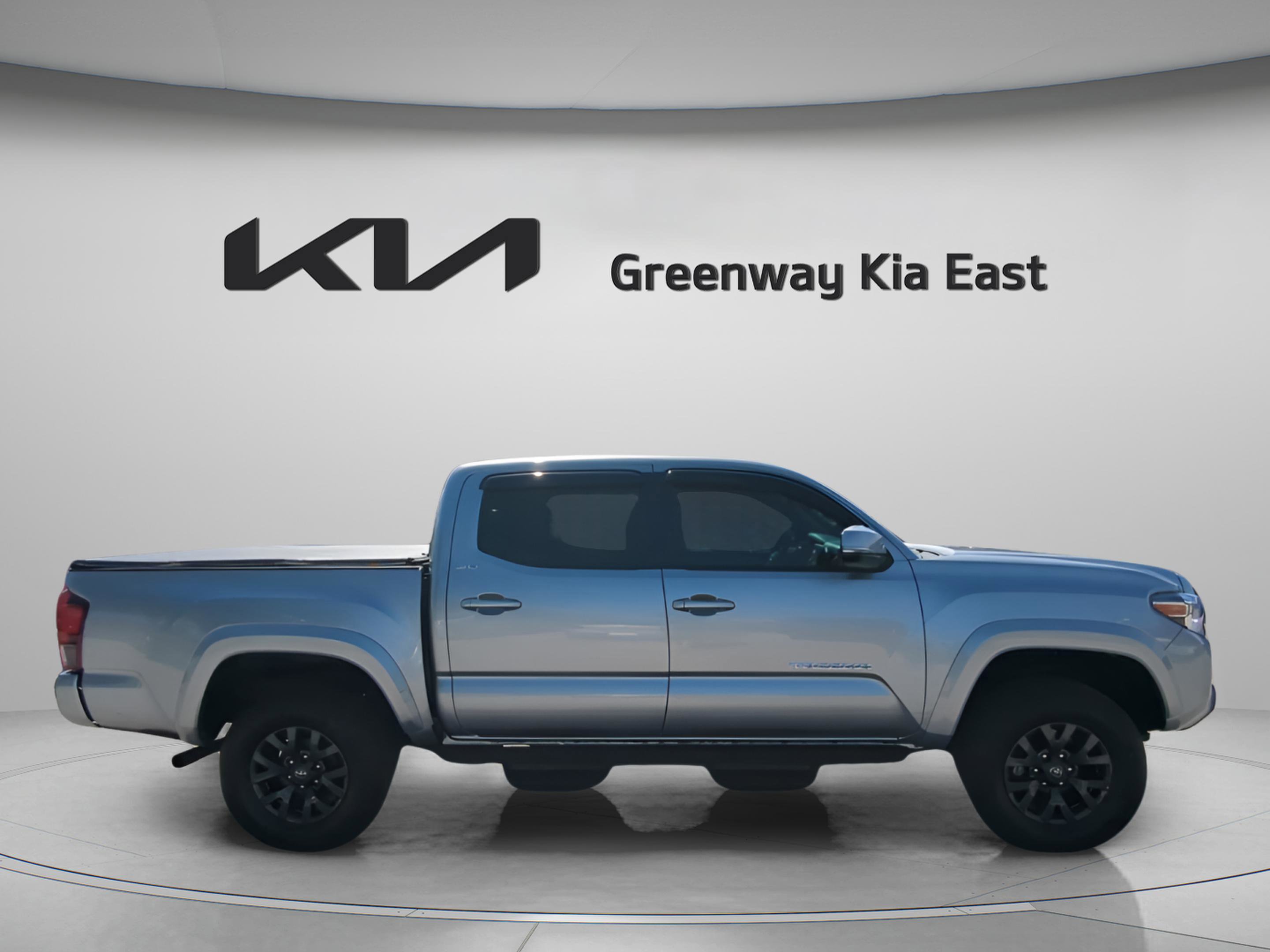 2023 Toyota Tacoma TRD Sport photo 3