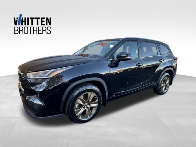 2023 Toyota Highlander Bronze Edition's photo