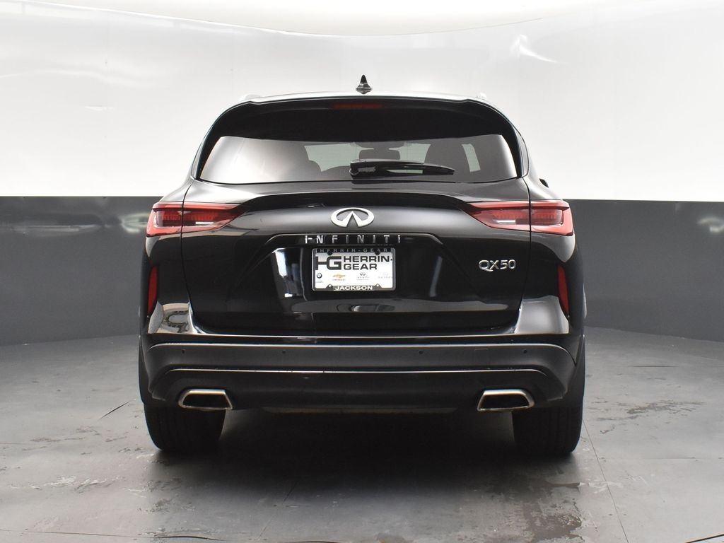 2022 Infiniti QX50 Luxe photo 2